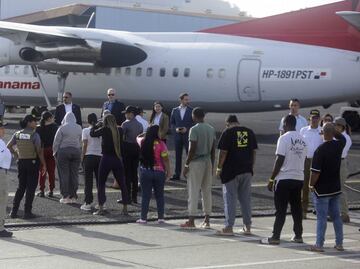 Juez ve "insuficientes" explicaciones del gobierno de Trump sobre vuelos a El Salvador; da 24 horas para que entregue detalles