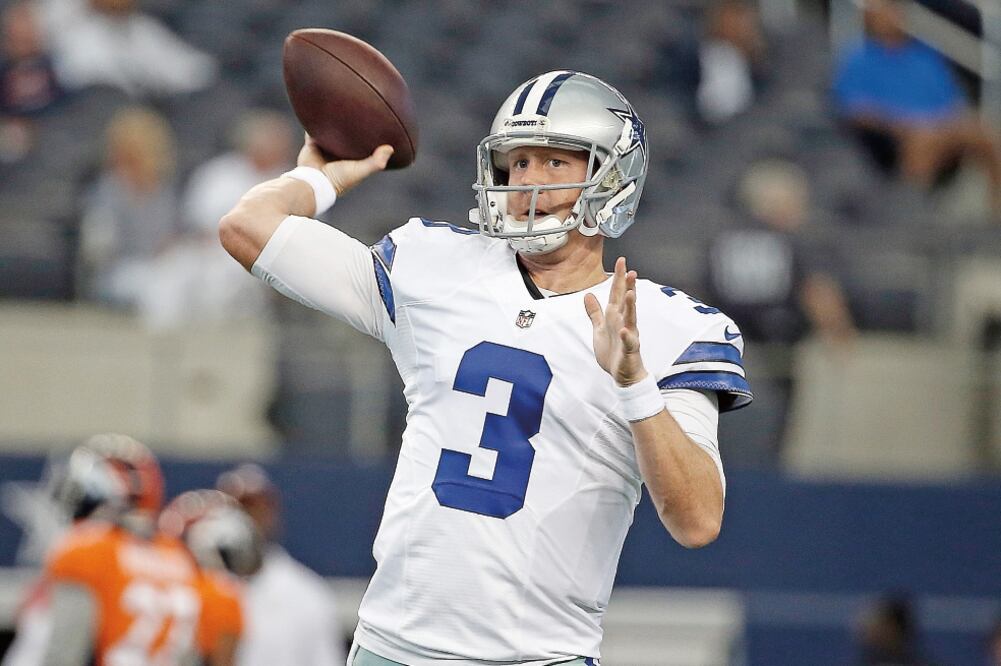 Tras la lesión que dejará fuera a Tony Romo de 8 a 10 semanas, Brandon Weeden tendrá la responsabilidad de mantener a los Cowboys a flote (BRANDON WADE. AP)