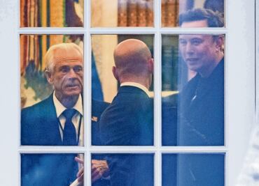 Elon Musk, en guerra con el asesor Peter Navarro