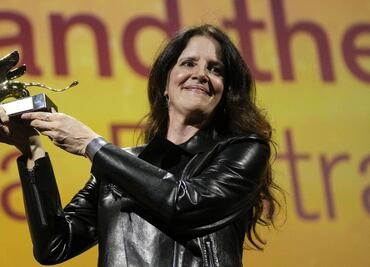 Laura Poitras gana León de Oro en Venecia con documental de la crisis de los opioides en EU