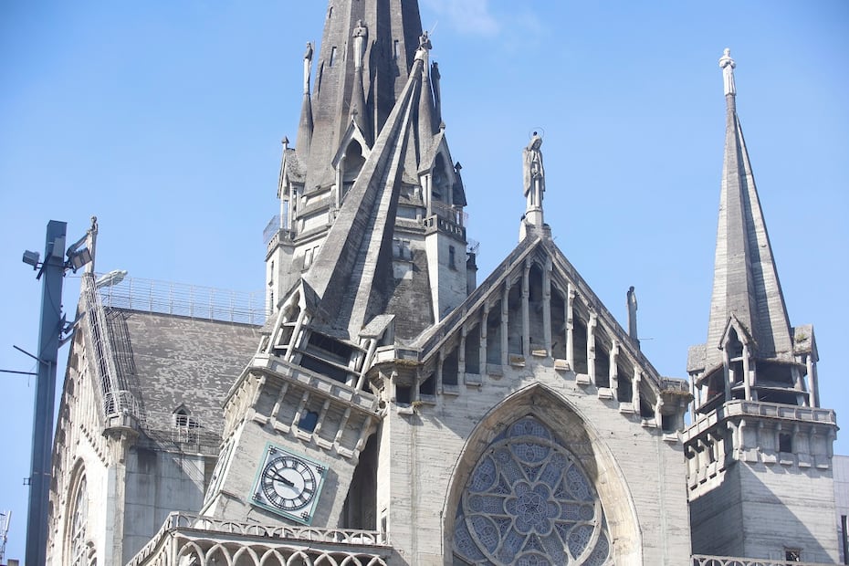 La Catedral Basílica Metropolitana de Nuestra Señora del Rosario, en Manizales, Colombia, afectada tras el terremoto. FOTO: JOHN JAIRO BONILLA. EFE