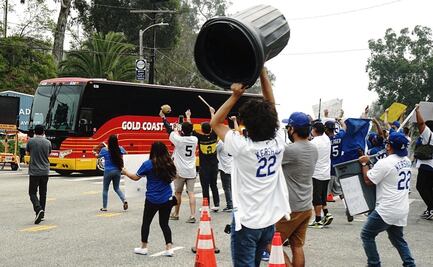 Así fue el hostil recibimiento de aficionados de Dodgers a los Astros