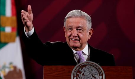 AMLO celebra pase de México a cuartos de final del Clásico Mundial de Beisbol
