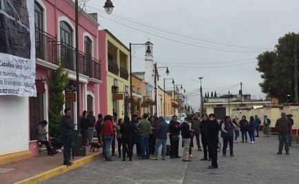 Cierran carreteras en municipio de Tlaxcala para protestar por regreso de edil