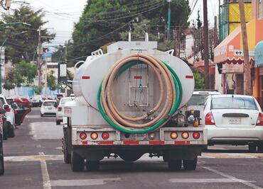 Roban 4 mil litros por segundo de agua