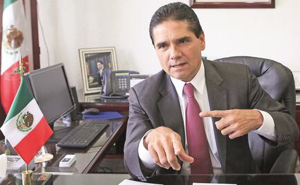 Corral vende fantasmas: Silvano Aureoles