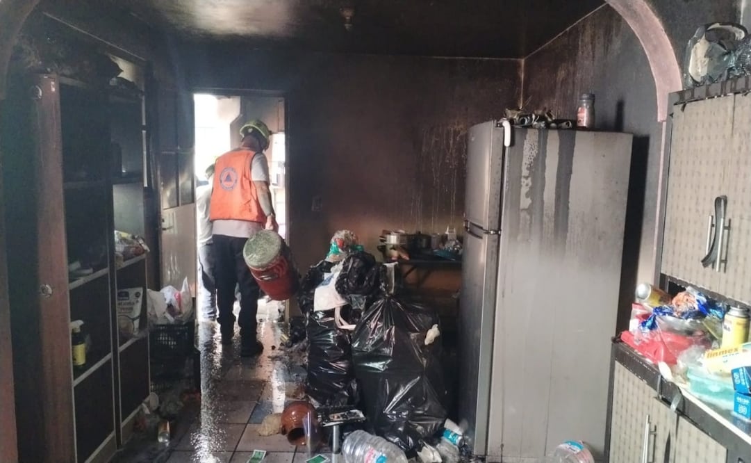 Incendio consume vivienda en la Agrícola Oriental. Foto: Especial