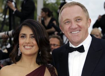 Salma Hayek revela lo que le dijo su esposo tras usar revelador vestido a los 56 años