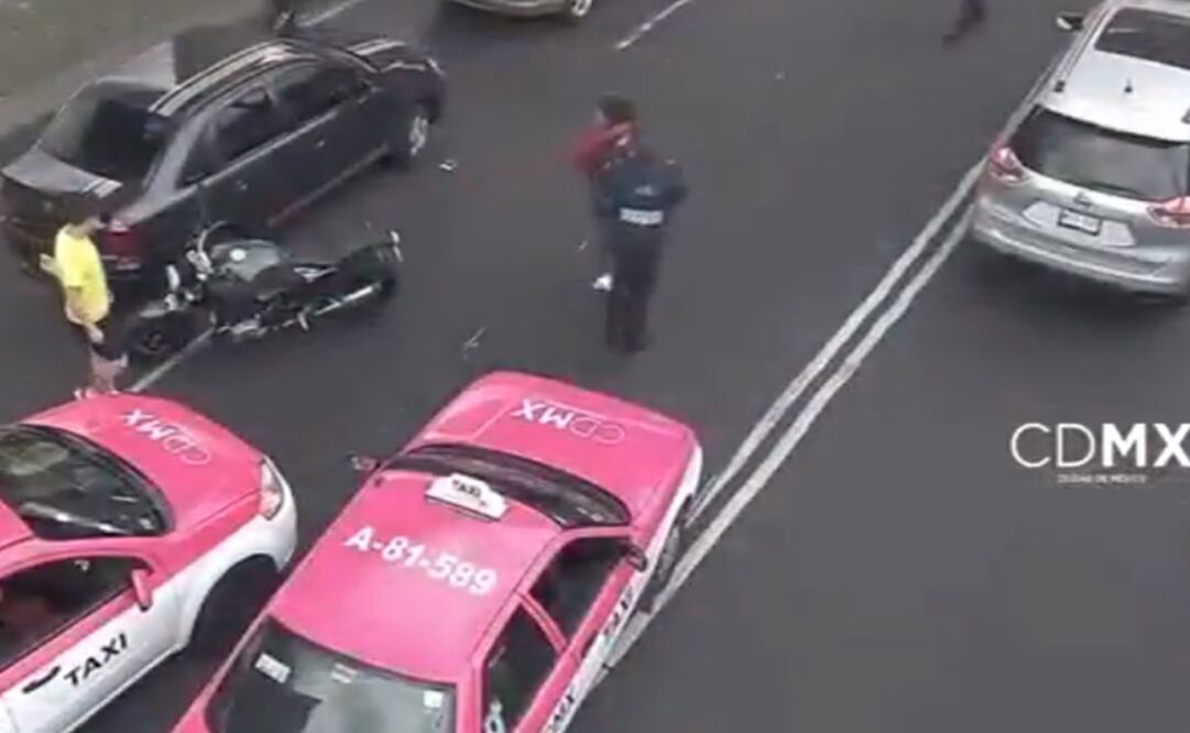 Momento de la detención por el presunto robo de motocicleta. Foto: Especial 