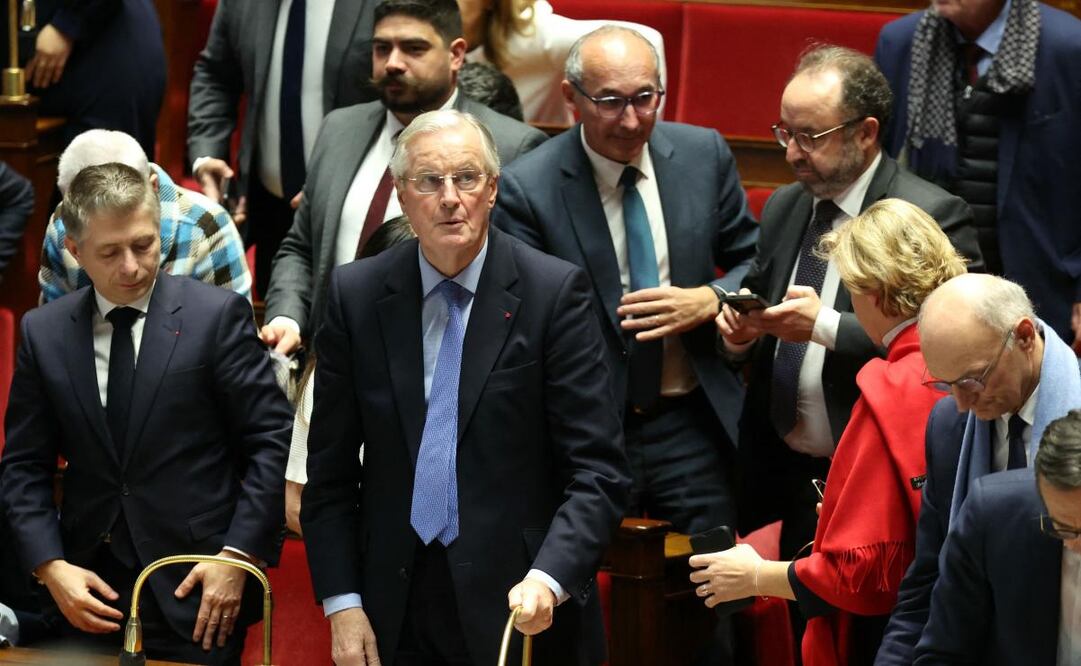 El primer ministro francés, Michel Barnier, reacciona tras el resultado del voto de censura a su administración en la Asamblea Nacional en París el 4 de diciembre de 2024, cuando los parlamentarios franceses votaron a favor de derrocar a su gobierno después de solo tres meses en el cargo, en una medida que profundiza un conflicto político, crisis en el país. La Asamblea Nacional francesa estaba votando dos mociones presentadas por la coalición de izquierda francesa Nouveau Front Populaire (Nuevo Frente Popular) NFP y el partido francés de extrema derecha Rassemblement National (Agrupación Nacional) RN en un enfrentamiento sobre el presupuesto de austeridad para 2025, que vio a los franceses El Primer Ministro fuerza la aprobación de un proyecto de ley de financiación de la seguridad social sin votación (artículo 49.3) el 2 de diciembre de 2024. Foto: AFP