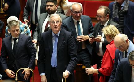 Diputados tumban al gobierno en Francia; el presidente Emmanuel Macron evalúa opciones