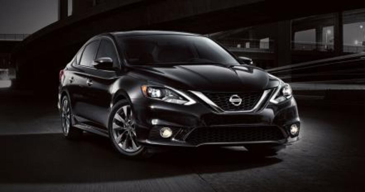 Mujer roba un auto por accidente en un centro comercial