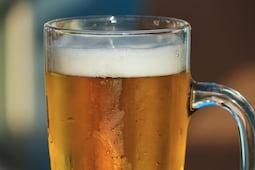 Para qué sirve la espuma de la cerveza