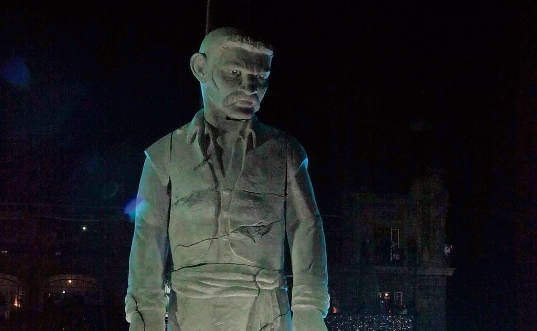 El Coloso fue el protagonista de los festejos patrios del 15 de septiembre de 2010 en el Zócalo de la Ciudad de México; se erigió en un performance de ocho minutos para representar la “imagen del pueblo en armas”. Foto: Archivo | El Universal