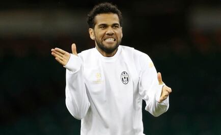 Dani Alves cree que es el momento "de darle la vuelta a la historia"
