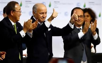 Pact against global warming celebrated in Paris