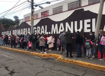 Caos vial, accidentes y retardos, así el primer día de clases en escuelas de Naucalpan