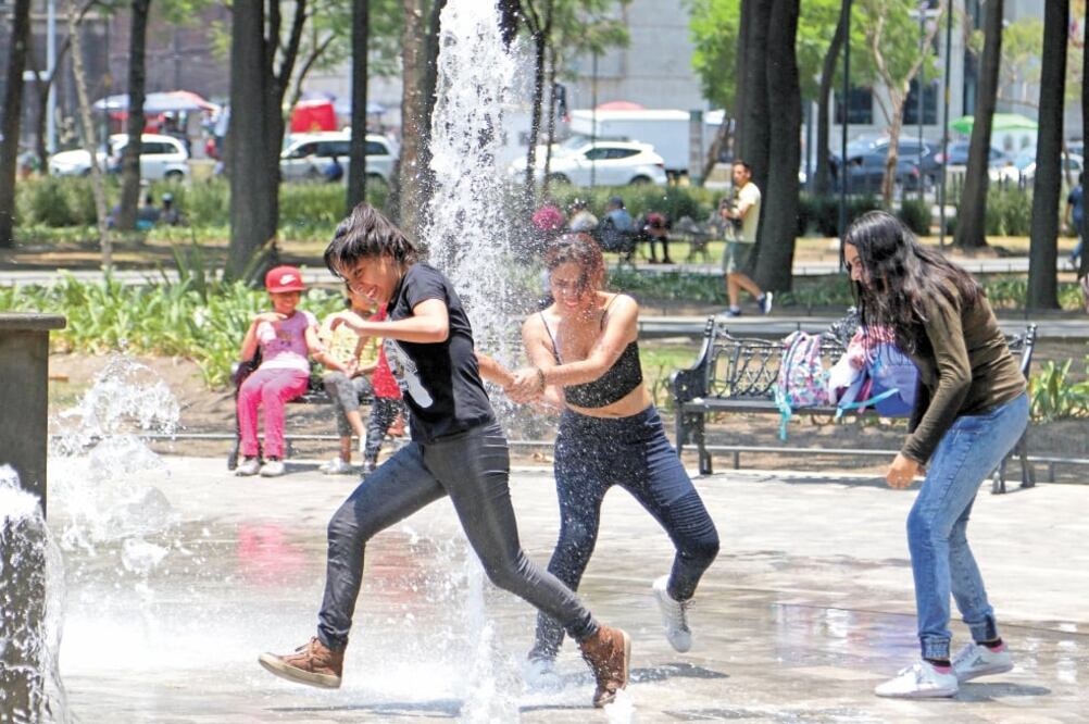 La intensa ola de calor que se registra en la capital del país aparece en la media, pues en 2016, 2017 y 2018 se reportaron cifras similares. Foto: ARCHIVO EL UNIVERSAL