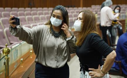 Entre selfies y abrazos, regresan diputados y diputadas a sus curules en Sinaloa