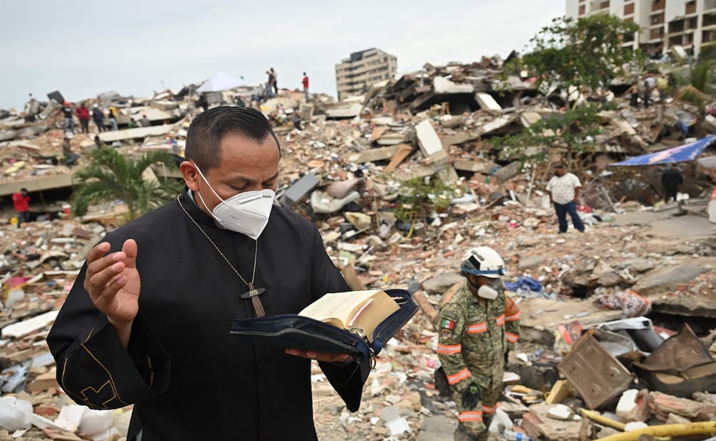El número de fallecidos por los terremotos de 7.2 y 7.5 ocurridos en la zona norte de Venezuela asciende a por lo menos 2 mil 595. Foto: AFP