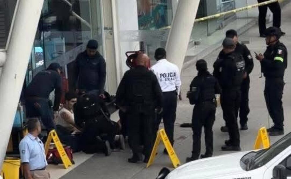 Personal de urgencias atendieron los heridos del ataque armado (01/12/2025). Foto: Especial