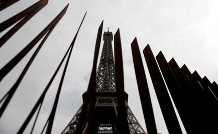Protegen la Torre Eiffel contra posibles atentados