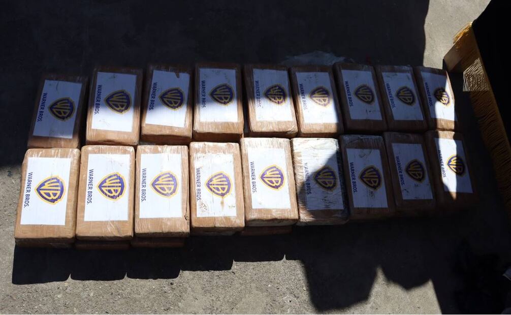 Marina asegura alrededor de 455 paquetes de cocaína en costas de Puerto Chiapas. Foto: Semar