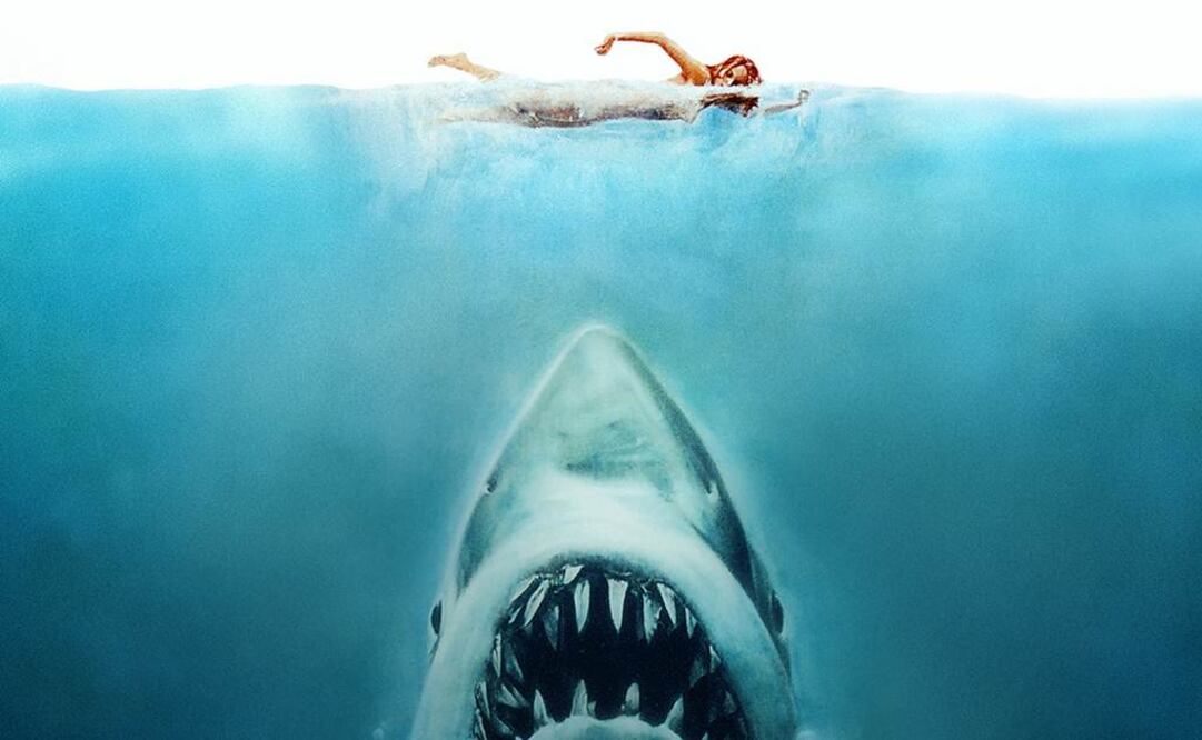 La historia relata la aparición de un enorme tiburón que aterroriza a una bahía en Estados Unidos, luego de destrozar a sorprendidos bañistas. FOTO: Especial