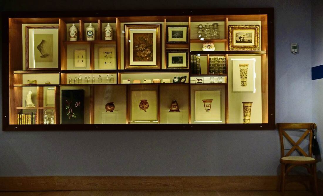 En El jardín de Velasco hay un gabinete con acuarelas, libros, frascos y medallas, entre otros objetos del creador nunca antes expuestos. Foto: Osmar Alvarado / EL UNIVERSAL