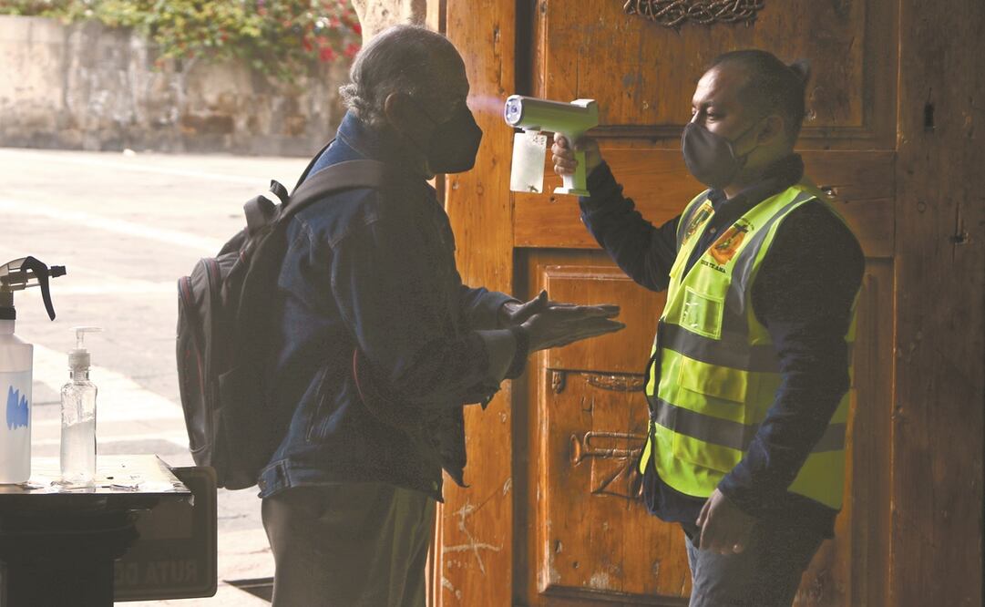 La Ssa registró ayer 735 contagios, para un total de 3 millones 847 mil 243, así como 37 nuevas muertes por Covid-19, para un total de 291 mil 241 defunciones confirmadas. Foto: Mario Guzmán. EFE