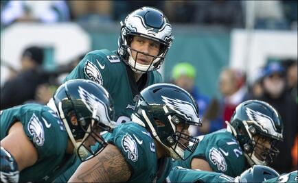 Nick Foles se podría convertir en agente libre