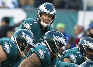 Nick Foles se podría convertir en agente libre