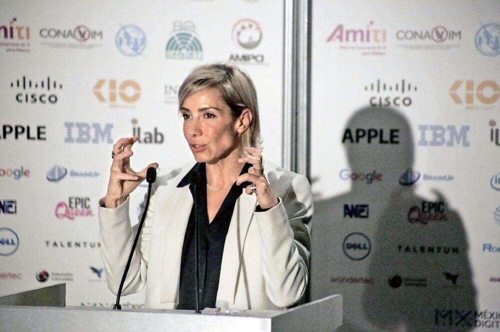 Alejandra Lagunes dijo que se trabaja con secretarías para activar programas que permitan el acercamiento a la tecnología (ALEJANDRA LEYVA. EL UNIVERSAL)