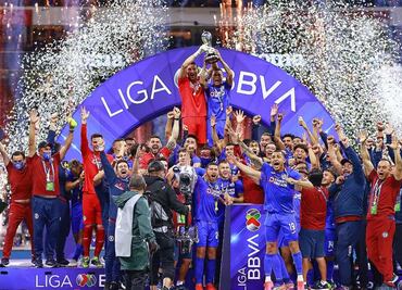 Claudia Sheinbaum felicita al Cruz Azul por su noveno campeonato ante Santos