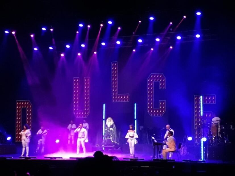 La cantante Dulce brilla en el Metropólitan