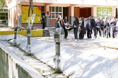 Pocos bebederos y mucha recaudación del IEPS