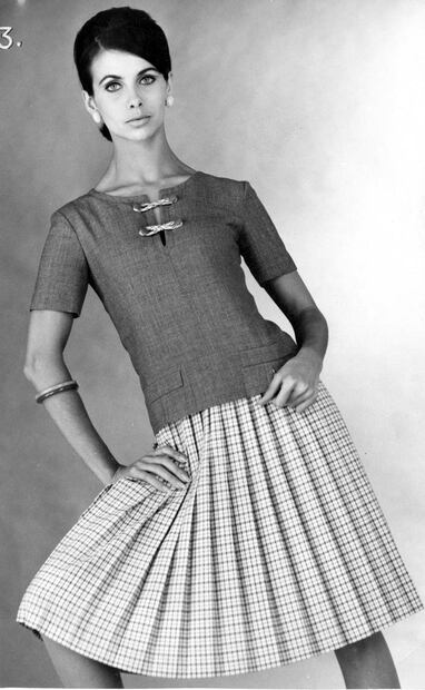 Es posible que hoy relacionemos ciertos estampados con los uniformes escolares, pero vale la pena recordar que hubo un tiempo en que las faldas a cuadros eran el último grito de la moda. Archivo EL UNIVERSAL/ESPECIAL.