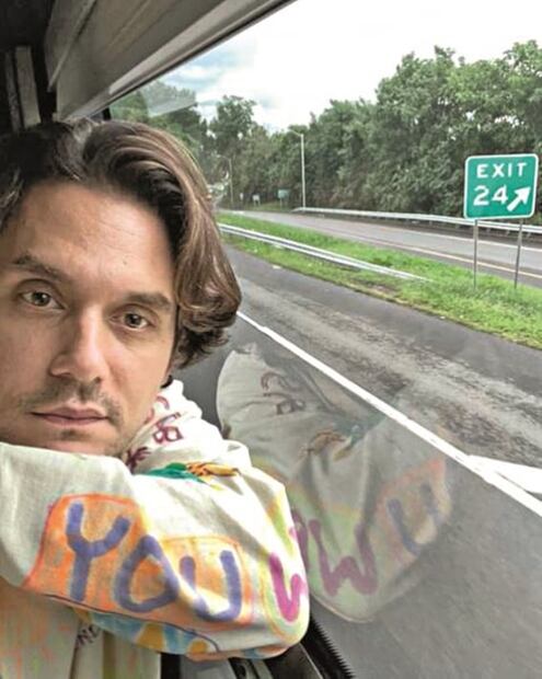 Pete Davidson y otros famosos “no tan agraciados” con suerte