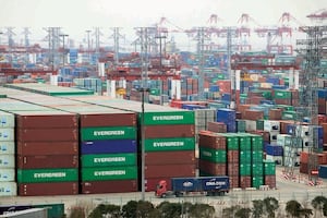 Déficit comercial de Estados Unidos crece 32% en diciembre; cerró 2025 cerca de su récord anual