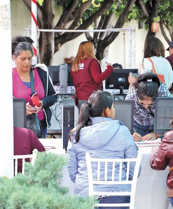 En el distrito número 12 de la ciudad de Puebla, por casos de falta de quórum, acarreos y riesgos de violencia se suspendieron las actividades en torno al proceso interno de Morena. OMAR CONTRERAS. EL UNIVERSAL