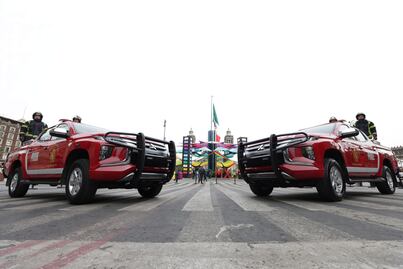 FOTOS: Gobierno de CDMX entrega 12 nuevas unidades al Cuerpo de Bomberos; fortalecen equipo táctico