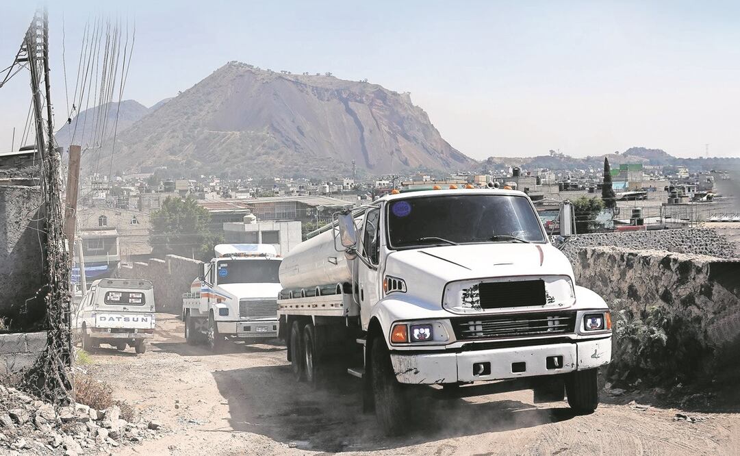 Ante las nuevas disposiciones que anunció el gobierno federal y las medidas que se dieron a conocer para la Ciudad de México, diversos líderes de asociaciones y cámaras de autotransportistas consideraron conveniente el hacer ajustes para garantizar el cumplimiento de acciones que ayuden a evitar accidentes. Foto: Graciela López / Cuartoscuro