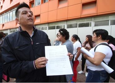 Papás de niños con cáncer liberan accesos al Senado