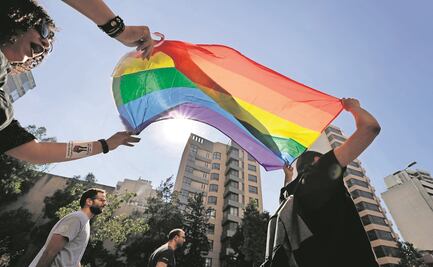 Proponen agregar signo + a la denominación LGBTTTIQ en la Constitución de la CDMX
