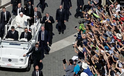 El Papa apoya el "compromiso" en México "a favor de la familia y la vida"