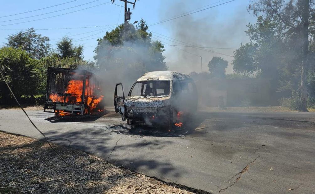 Reportan bloqueos, quema de autos y tiendas de conveniencia por parte del Cártel Michoacán Nueva Generación (23/04/2025). Foto: Especial