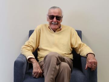 Stan Lee trabaja en un superhéroe latino