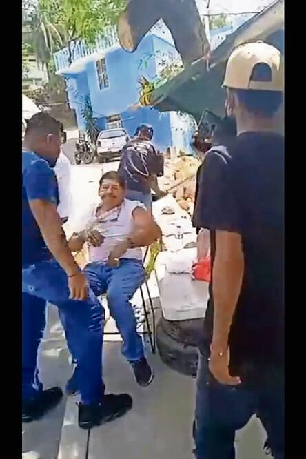 En un video se observó a criminales golpeando a choferes. Tomada de video