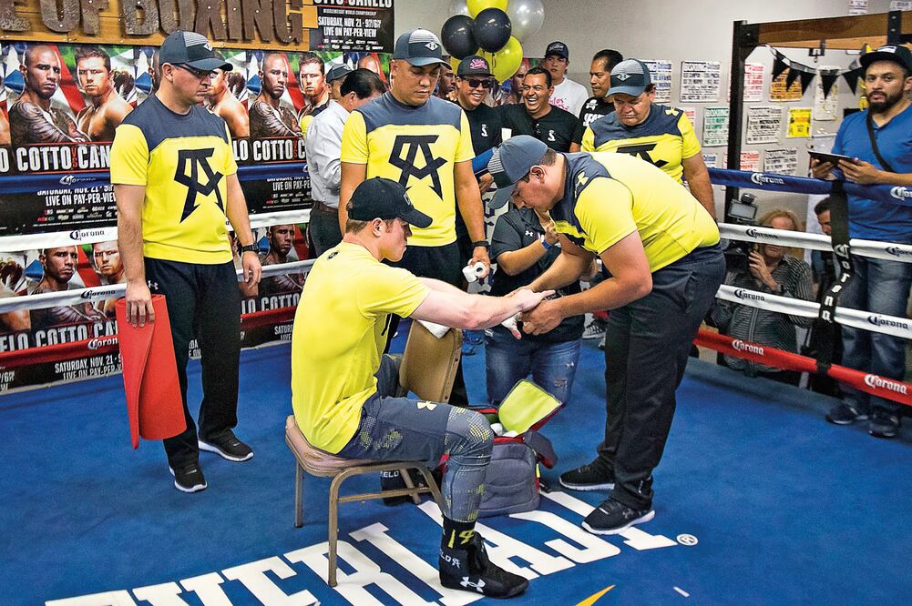 El tapatío entrenó tres meses y medio para poder medirse a Cotto (IMAGO7)