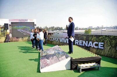 Barrales presenta plan para terreno del aeropuerto